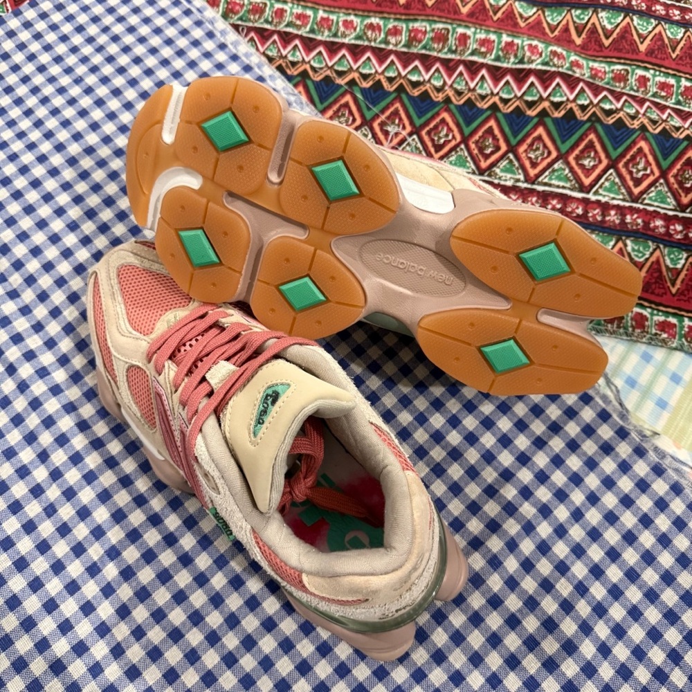 New Balance Pink and Cream Women's Sneakers with Coral Accents - Picture 3 of 6